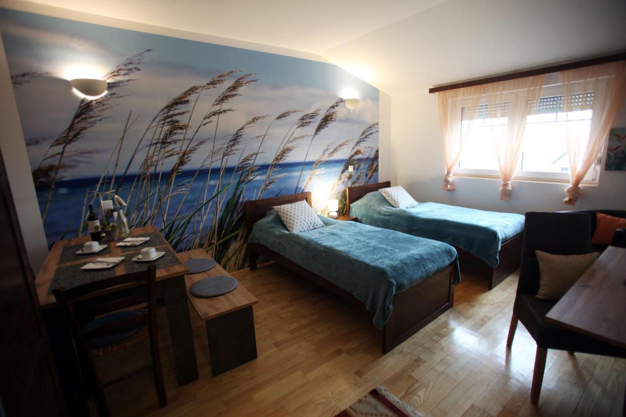 Landhaus Klambauer Ferienapartments Thermennaehe St Martins Therme Frauenkirchen Exterior foto