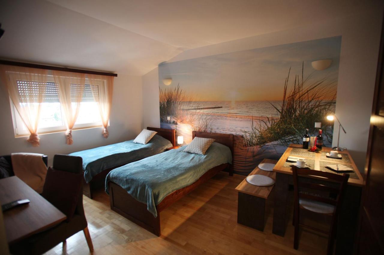 Landhaus Klambauer Ferienapartments Thermennaehe St Martins Therme Frauenkirchen Exterior foto